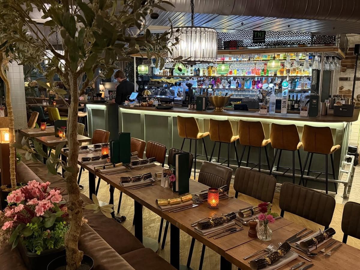 The bar and dining room at Tn1 Bar and Kitchen in the evening